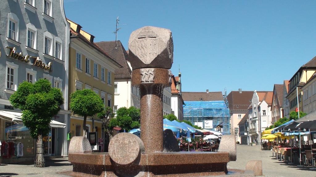 Brauereigasthof Zur Muenz Seit 1586 Günzburg Екстериор снимка
